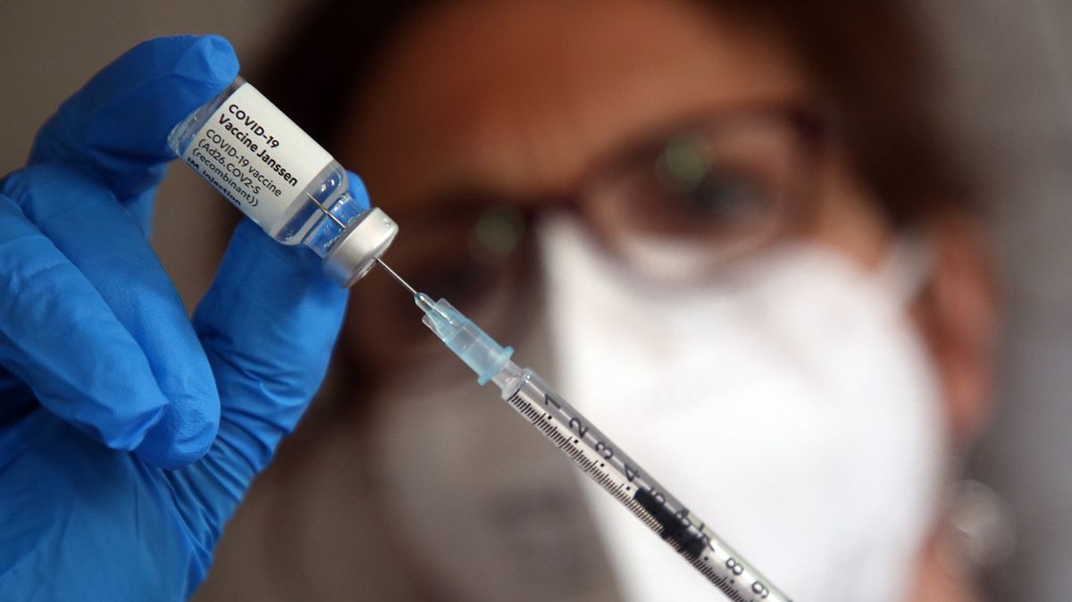 Pomoc se blíží. USA a Japonsko darují zasaženým zemím miliony vakcín